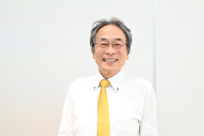 教育評論家の親野智可等氏
