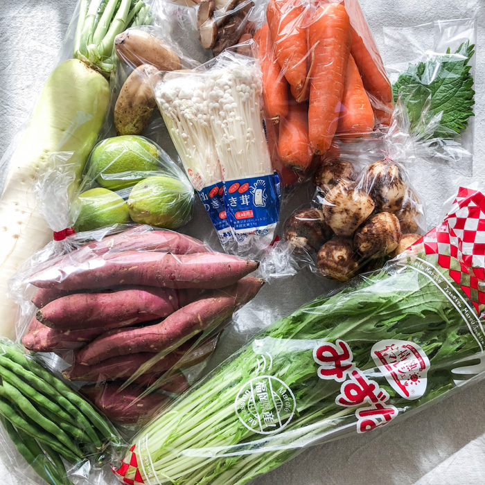 ほぼ1袋100円から150円前後の野菜。産直が自宅の近くにあるのはとっても嬉しい。