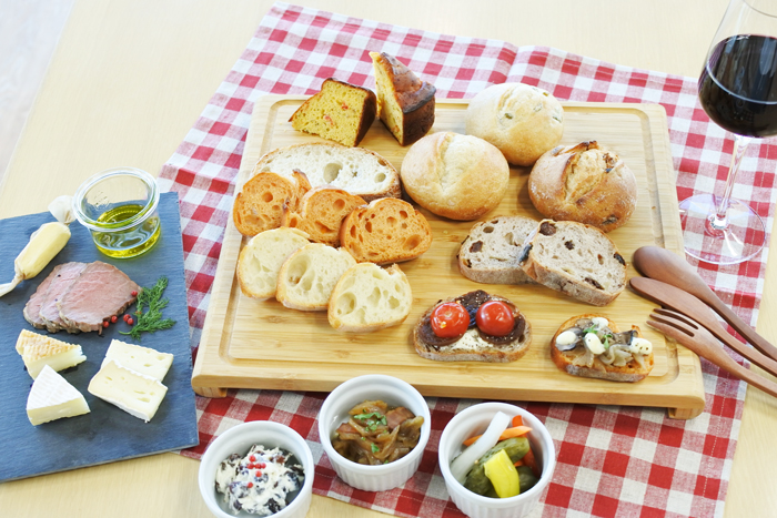 ワインやオードブルと一緒に食べたくなる欧風の食事パン