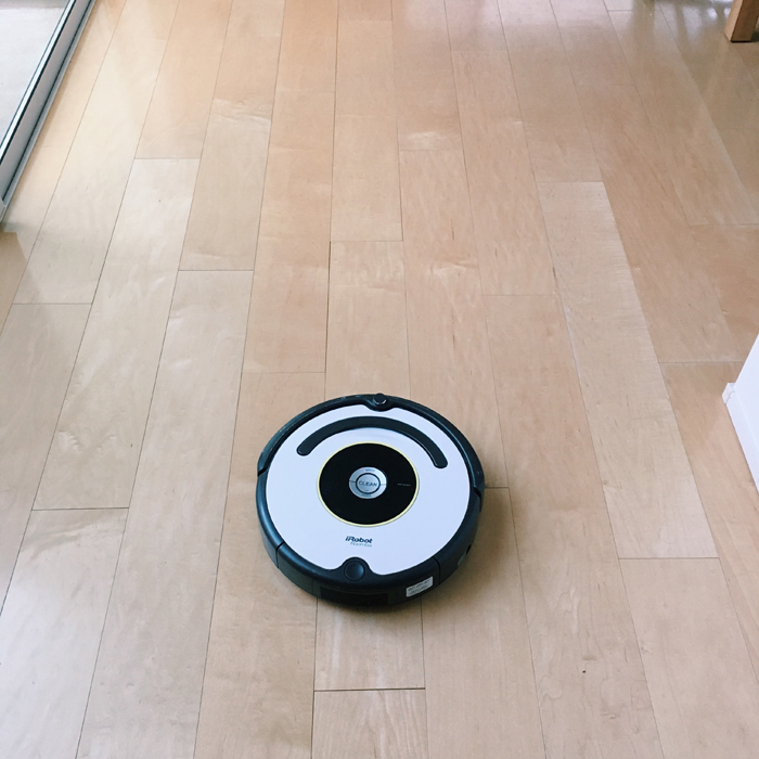 毎日のお掃除はルンバ任せです。