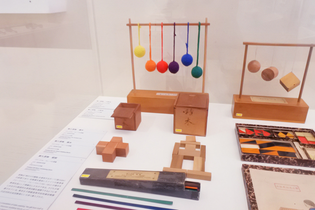 教育玩具や絵本の原画なども