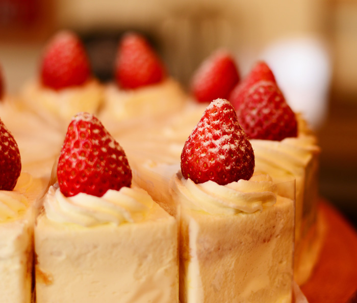 PÂTISSERIE LAIT DE CHÈVRE(パティスリー レ・ド・シェーブル)「レ・ド・シェーブル」¥500(税抜)お店と同名のオリジナルショートケーキ。グラスフェッドのヤギミルクから作った生クリームは、コクがあり、まろやか。