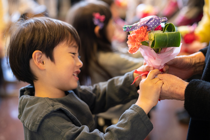 義母へお花をプレゼント。子どもと一緒に