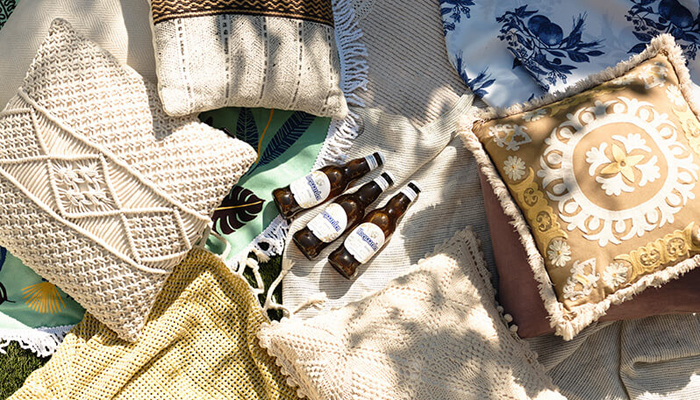 Hoegaarden PICNIC SET。ラグやクッション、カトラリーなどいつもとは違うピクニックが体験できるアイテム