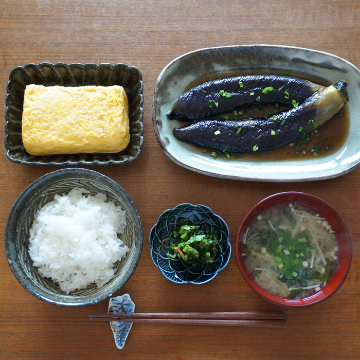だし巻き定食。この日はなすの揚げびたし付きです