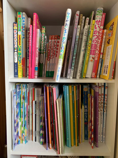 「整理した状態」。要るモノと要らないモノを整理した娘の本棚