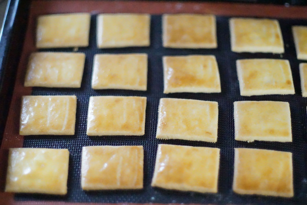 今回は表面に卵液を塗りました