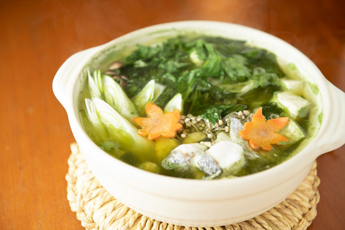 鮮やかな緑茶の色! 果たしてお味は?