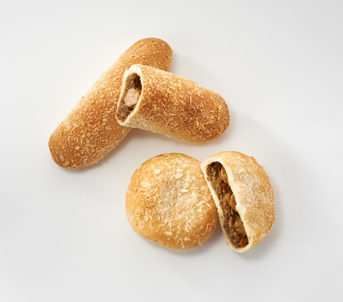 【上】「ハンバーグカレーパン」540円(税込)【下】「ホタテカレーパン」432円(税込)