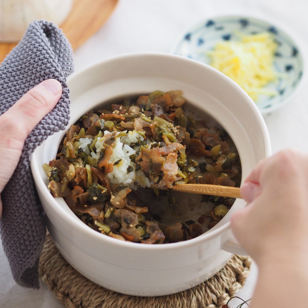 【レシピ】止まらないおいしさ!カリカリ豚と高菜のごはんレシピは上記のテキストリンクまたは画像をクリックするとご覧になれます