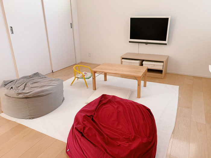 朝起きてすぐ、リビングがこうだったら気持ちいいんだろうなあ(「朝4時に起きて、私がやっていること」より)