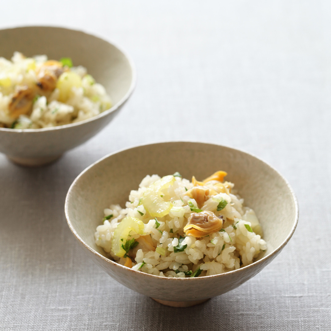 【レシピ】セロリとアサリの炊き込みご飯レシピはテキストリンクまたは上の画像をクリックしてご覧ください