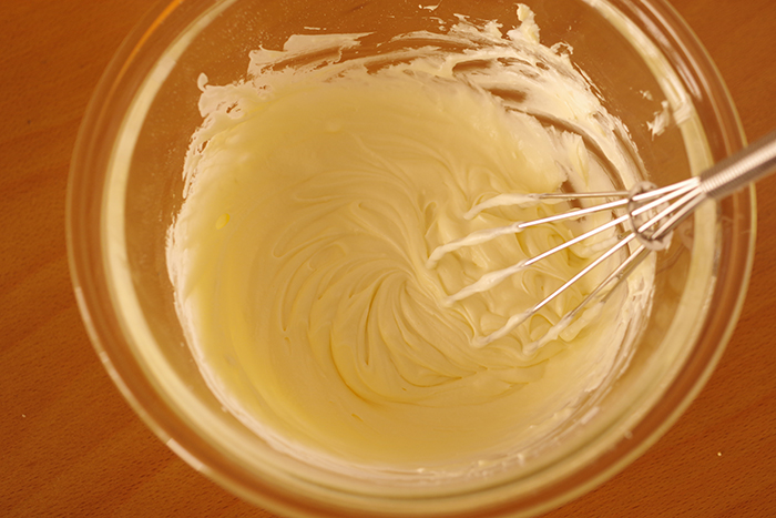 ここで使う生クリームは50mlです