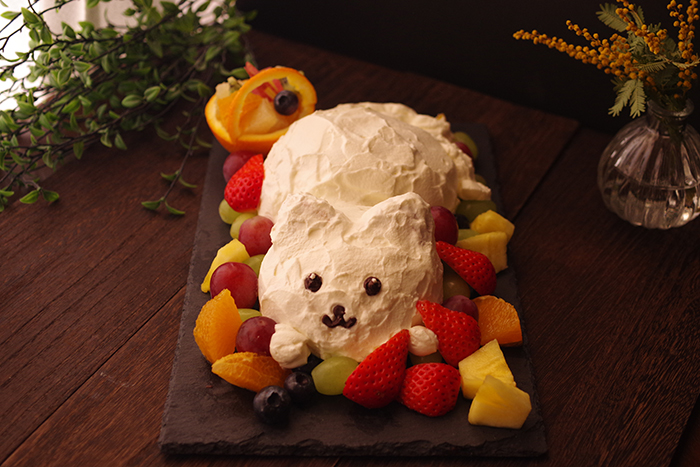 前足やしっぽを生クリームを盛って作っても可愛い