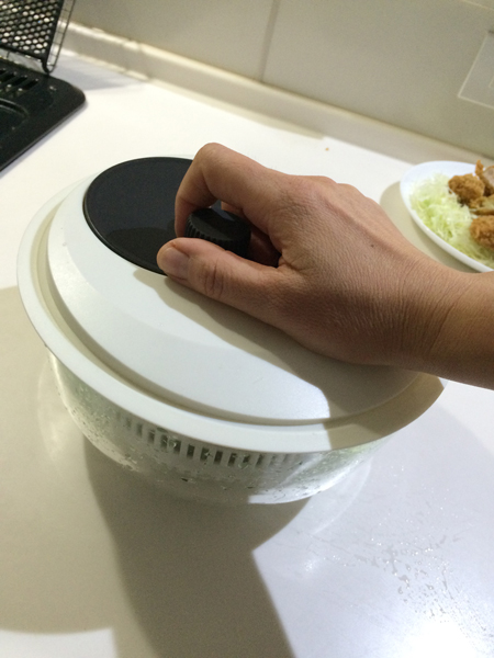 サラダスピナーを使った野菜のおいしさを知ってから、使わずにいられなくなりました。「イワキサラダスピナー 2.7L」