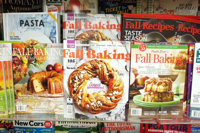 秋の食材を特集した料理雑誌がずらり