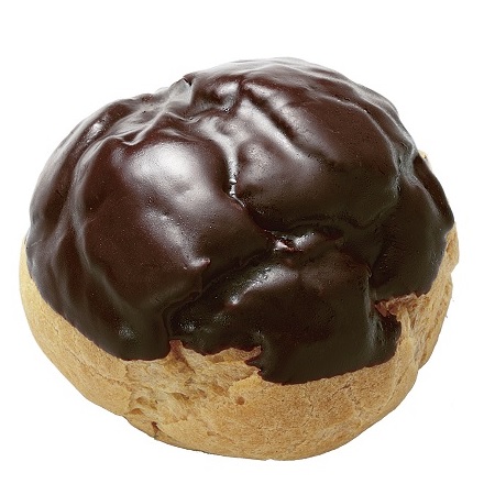 コーヒーとチョコレートのバランスが良い、ビターな味わいのクリーム。シュー生地にはチョコがかかっています。