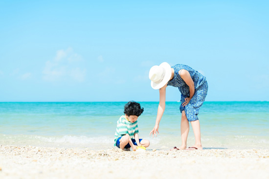 きれいな海を見せてあげたい!と子ども連れにも人気の沖縄