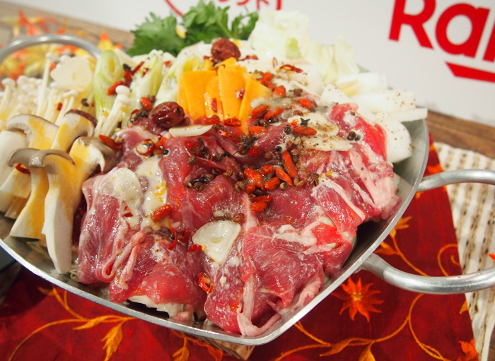 かめあし商店 ラム肉しゃぶしゃぶ 薬膳火鍋セット 3,888円(税込み)
